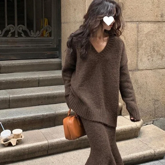 Relaxed Style Two-Piece Women's Wool Sweater and Skirt Suit High Neck Crew Neck V-Neck